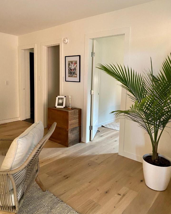 Modern Farmhouse Bed And Breakfast Naramata Exterior photo