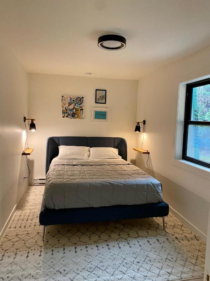 Modern Farmhouse Bed And Breakfast Naramata Exterior photo