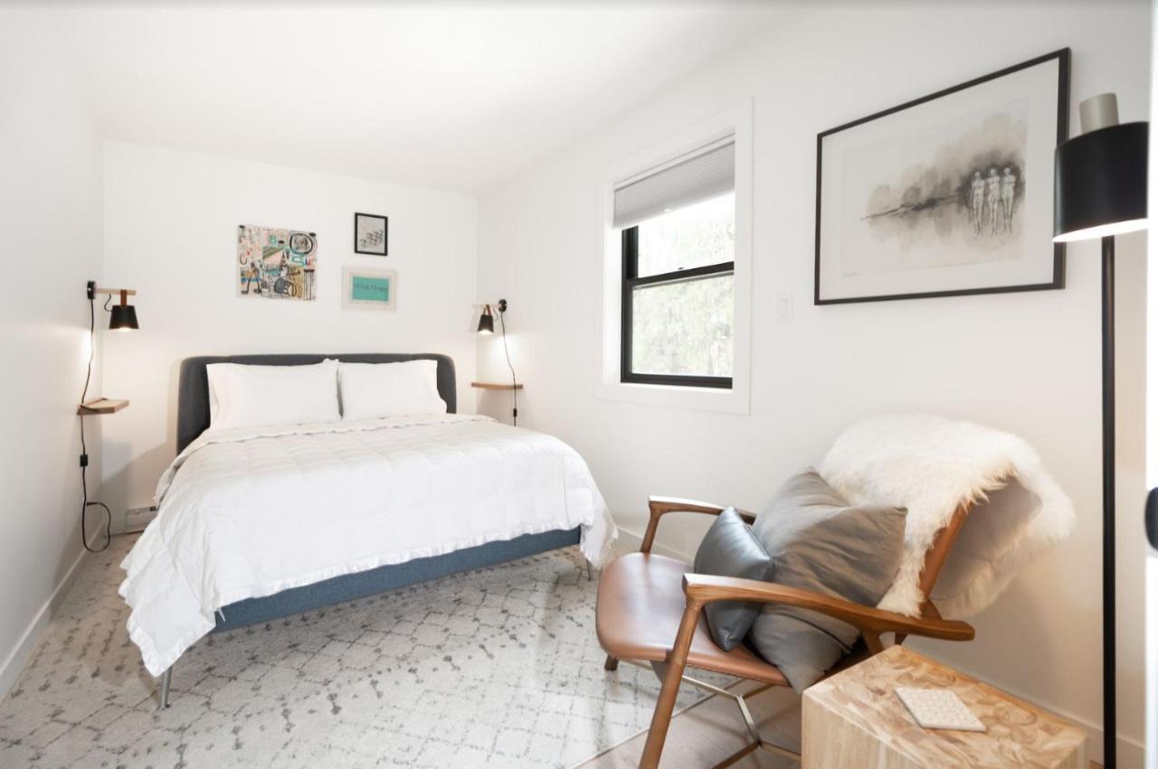 Modern Farmhouse Bed And Breakfast Naramata Exterior photo